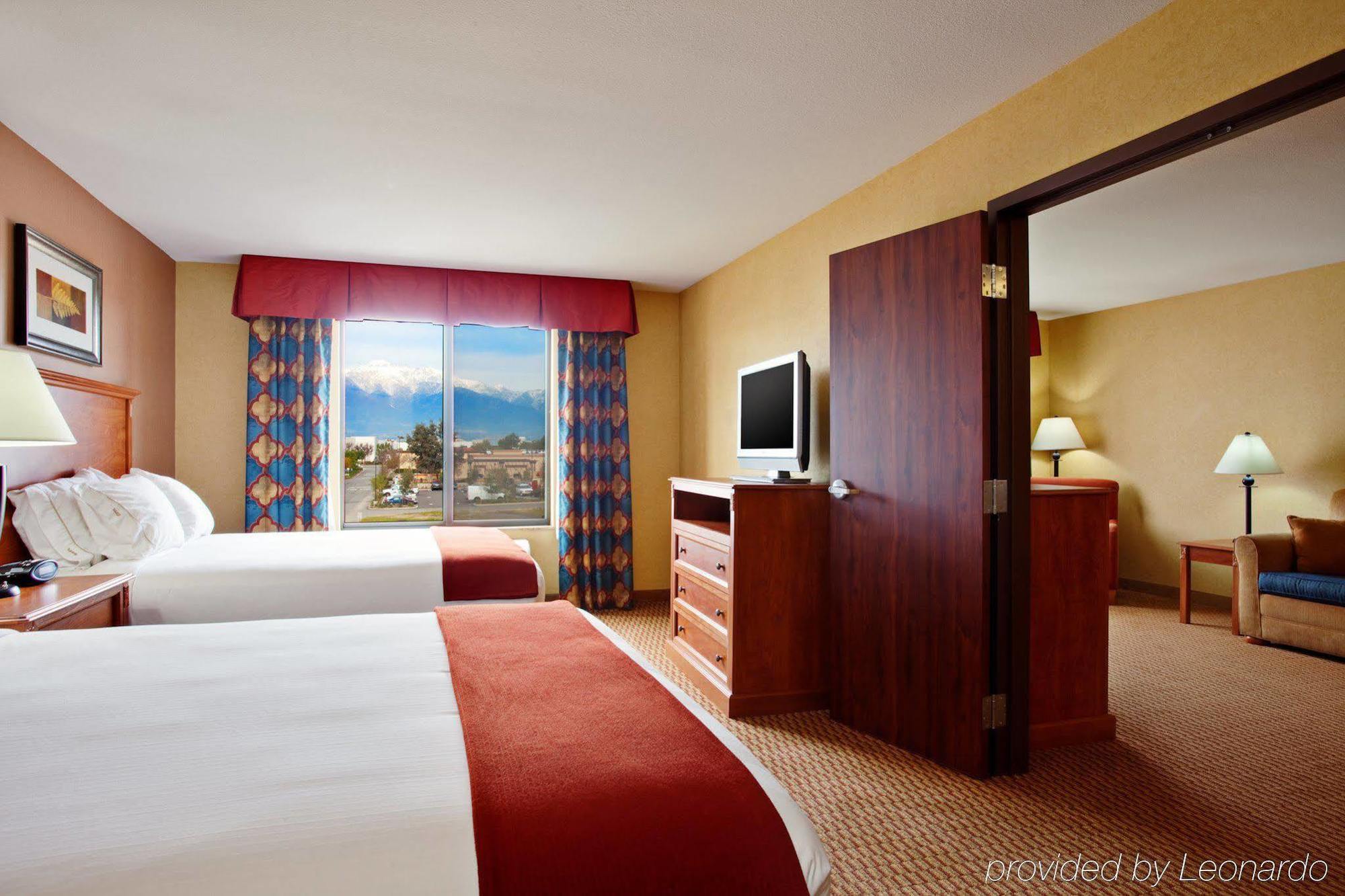 Holiday Inn Express Ontario By Ihg Creekside Kültér fotó
