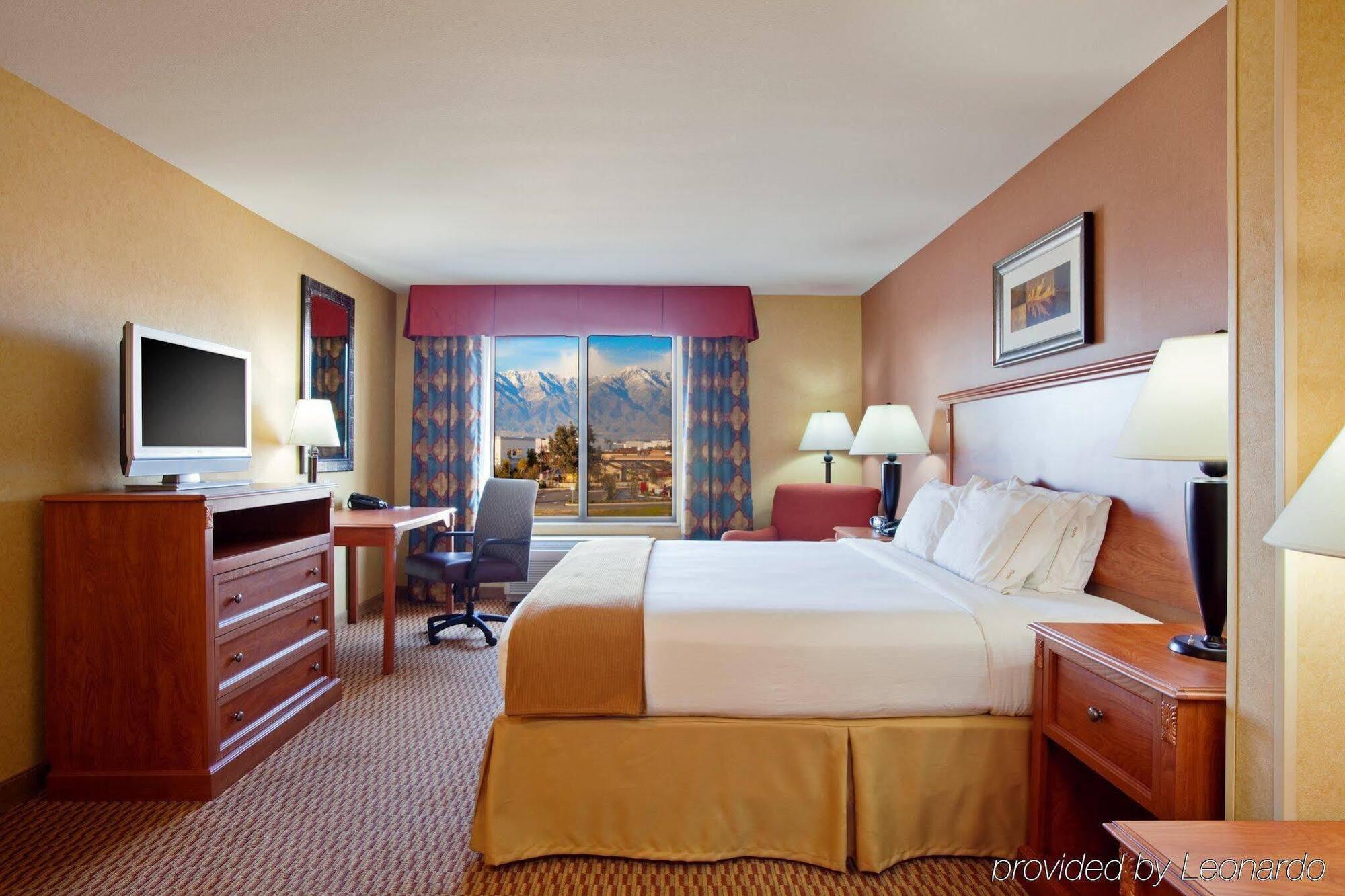 Holiday Inn Express Ontario By Ihg Creekside Kültér fotó